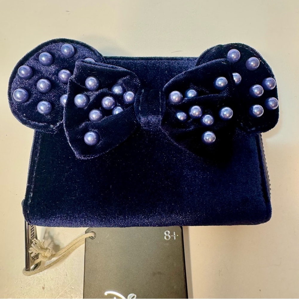 NWT. Loungefly Disney Minnie Mouse Velvet Pearl Ears Zip Wallet. Navy blue.